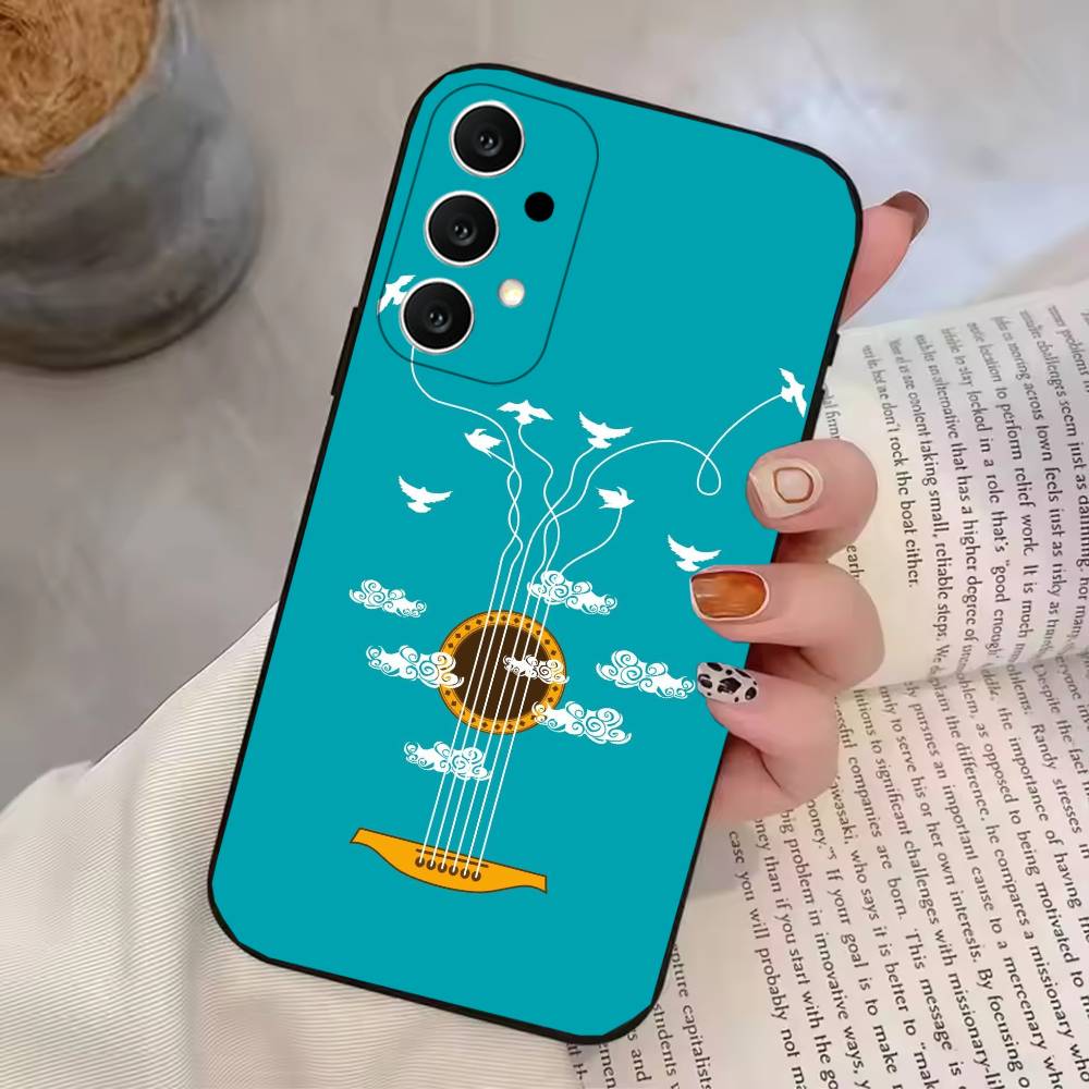 Cover Minimalista Nera per Sam - Musical Instrument Quotes recensione e prezzo