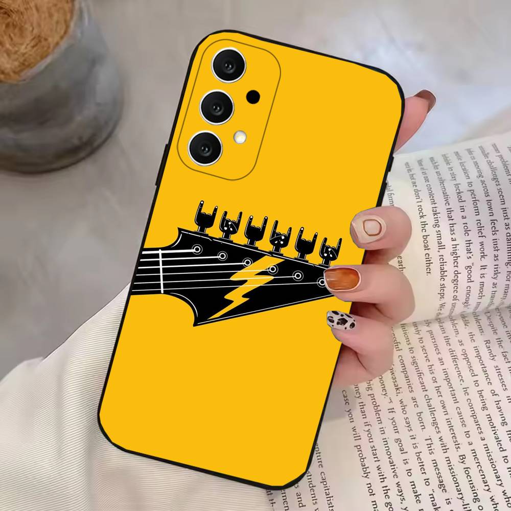 Cover Minimalista Nera per Sam - Musical Instrument Quotes recensione e prezzo