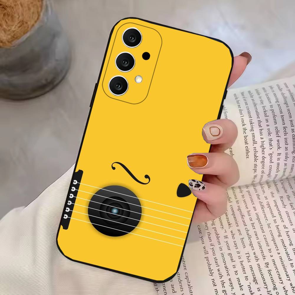 Cover Minimalista Nera per Sam - Musical Instrument Quotes recensione e prezzo