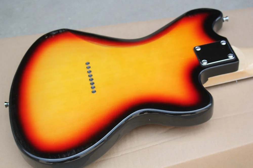 Chitarra Elettrica Jaguar a 8  - Musical Instrument Strings recensione e prezzo